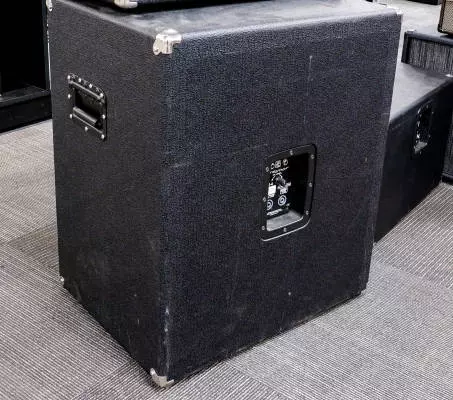 Traynor - 800 Watt 4x10 Bass Cabinet - 4 ohm Configuration 2